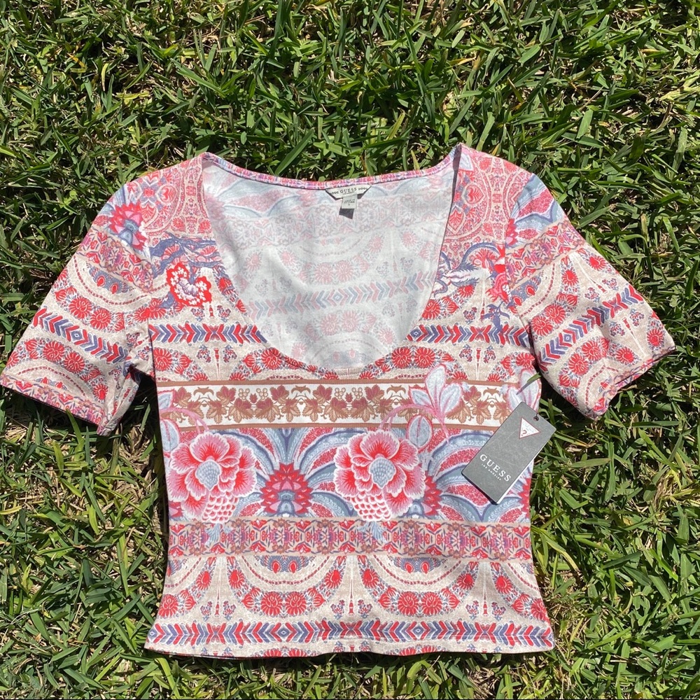 🧚‍♀️Brand New🧚‍♀️Guess Floral Crop Top
